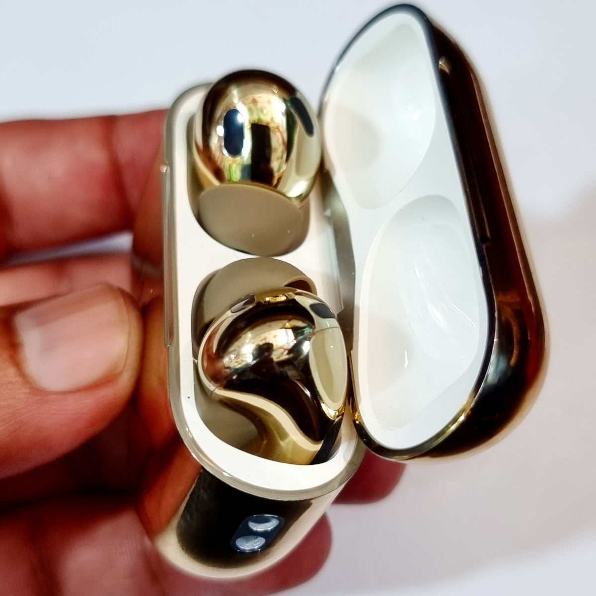 Gold Shining Earbuds